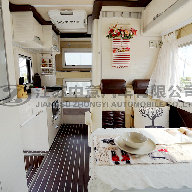 中意依维柯双拓展c型房车图片？